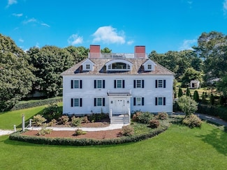 5 Snow Cir, Buzzards Bay, MA 02532