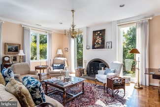 18 Etienne Unit 18, Devon, PA 19333