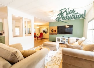 3522 Cranberry Knoll Rd, Valrico, FL 33594