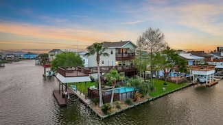 9 S Sandpiper St, La Marque, TX 77568