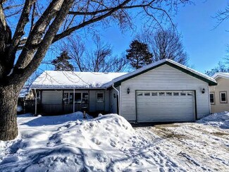 510 Ashland St N, Cambridge, MN 55008
