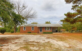 208 Odell Rd, Spring Lake, NC 28390