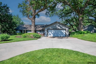 210 Bellevue Blvd S, Bellevue, NE 68005