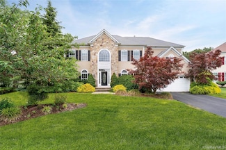 48 Avolet Ct, Mount Sinai, NY 11766