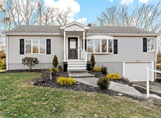 27 Campion Ave, Tiverton, RI 02878