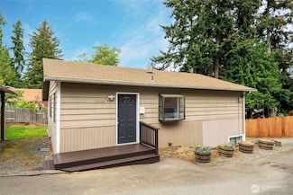 19708 N Park Ave N Unit Upper, Shoreline, WA 98133