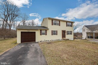 16 Glenview Ln, Downingtown, PA 19335