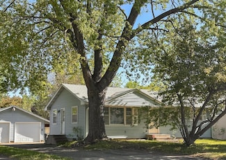 2237 Holloway Ave E, Saint Paul, MN 55109