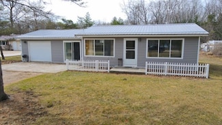 1695 Opland Rd, Gladwin, MI 48624