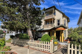 107 Abbott Ave, Ocean Grove, NJ 07756