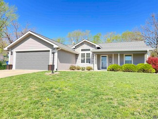 649 Delaware Dr, Ozawkie, KS 66070