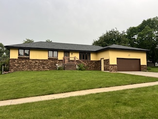 1603 Sheridan Dr, Norfolk, NE 68701