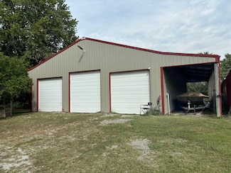 305 Chigger Ridge Rd, Creal Springs, IL 62922