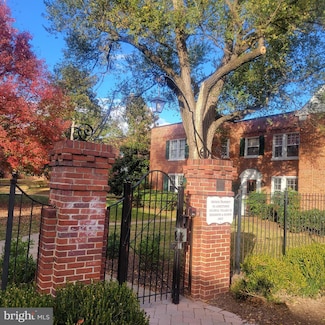 1729 N Queens Ln Unit 1116, Arlington, VA 22201