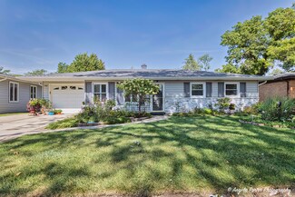 940 Woodland Dr, Wheeling, IL 60090