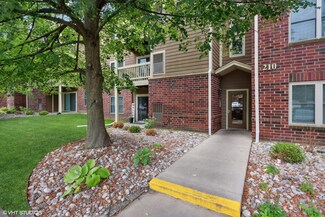 210 Glengarry Dr Unit 109, Bloomingdale, IL 60108