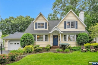 52 Kenmore Place, Glen Rock, NJ 07452