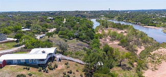 911 Sandy Mountain Dr, Sunrise Beach, TX 78643