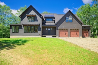 4 Betty Ln, Windham, ME 04062
