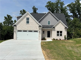 4624 Orchard Grove Dr, Clemmons, NC 27012