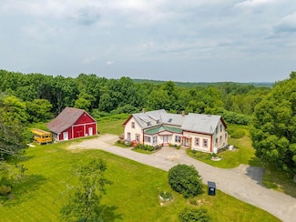 1146 Post Rd, Bowdoinham, ME 04008