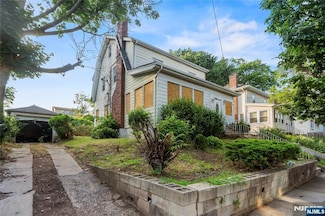 89 Pine Grove Terrace, Newark, NJ 07106