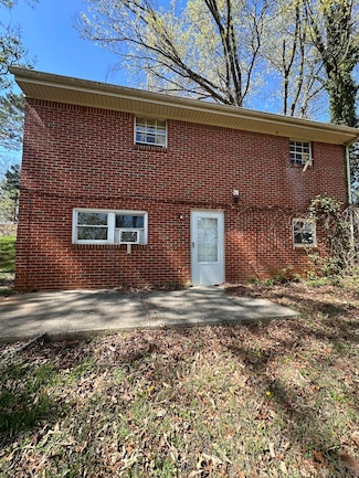 1701 Mayfield Dr, Roanoke, VA 24014