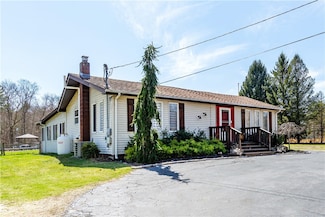 695 Maple Valley Rd, Coventry, RI 02816