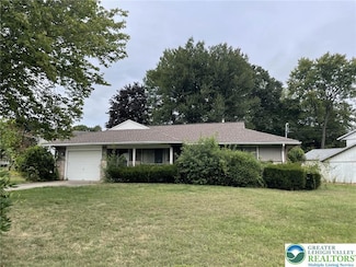 2180 Pinehurst Rd, Bethlehem, PA 18018