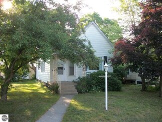 1009 Cass St, Traverse City, MI 49684