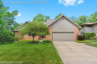 2590 Arneth Rd, West Bloomfield, MI 48324