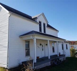 302 W Walton St, Warrenton, MO 63383