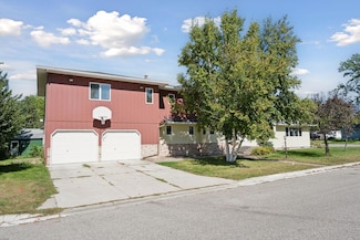 612 S 11th St, Olivia, MN 56277