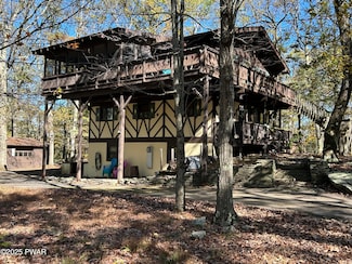 101 Bear Trap Mountain Rd, Greentown, PA 18426