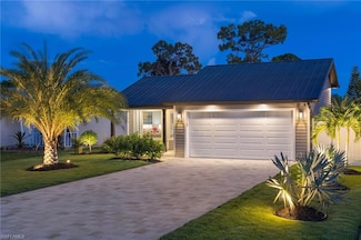 734 95th Ave N, Naples, FL 34108