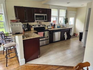 219 Metacom Ave Unit 1A, Bristol, RI 02809