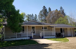 120 Chaparral Dr, Shady Cove, OR 97539