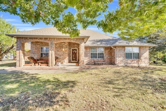 702 Lark Ln, Red Oak, TX 75154