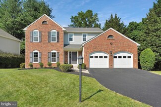 8406 Cardinal Glen Ct, Vienna, VA 22182