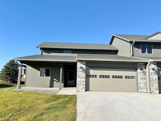 1905 Kellen Gross Dr, Yankton, SD 57078