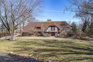 15 Chipper Rd, Saint Louis, MO 63131