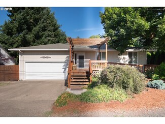 1009 SE Edwards Dr, Dundee, OR 97115