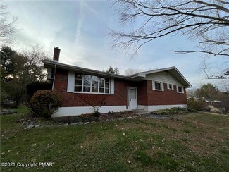 110 Hemlock Ln, Sciota, PA 18354