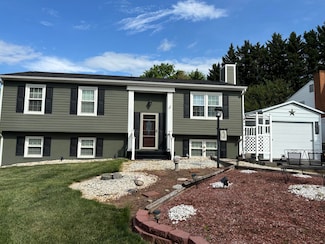 3924 Saint James Cir SW, Cave Spring, VA 24018