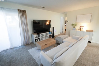 480 Cherry Ln Unit E, Manteca, CA 95337