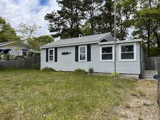 64 Bayside Dr, East Falmouth, MA 02536