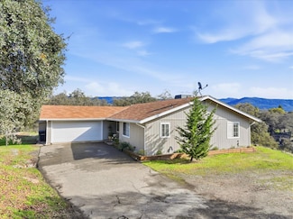32169 Maranatha Dr, North Fork, CA 93643