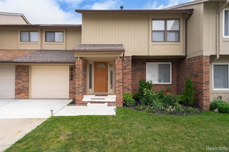 3104 Woods Cir, Detroit, MI 48207