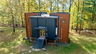 39 Hornbeck Ln, Accord, NY 12404