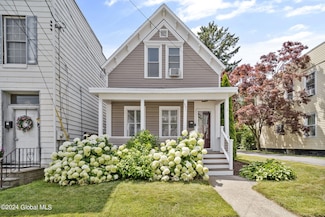 55 Chestnut St, Cohoes, NY 12047